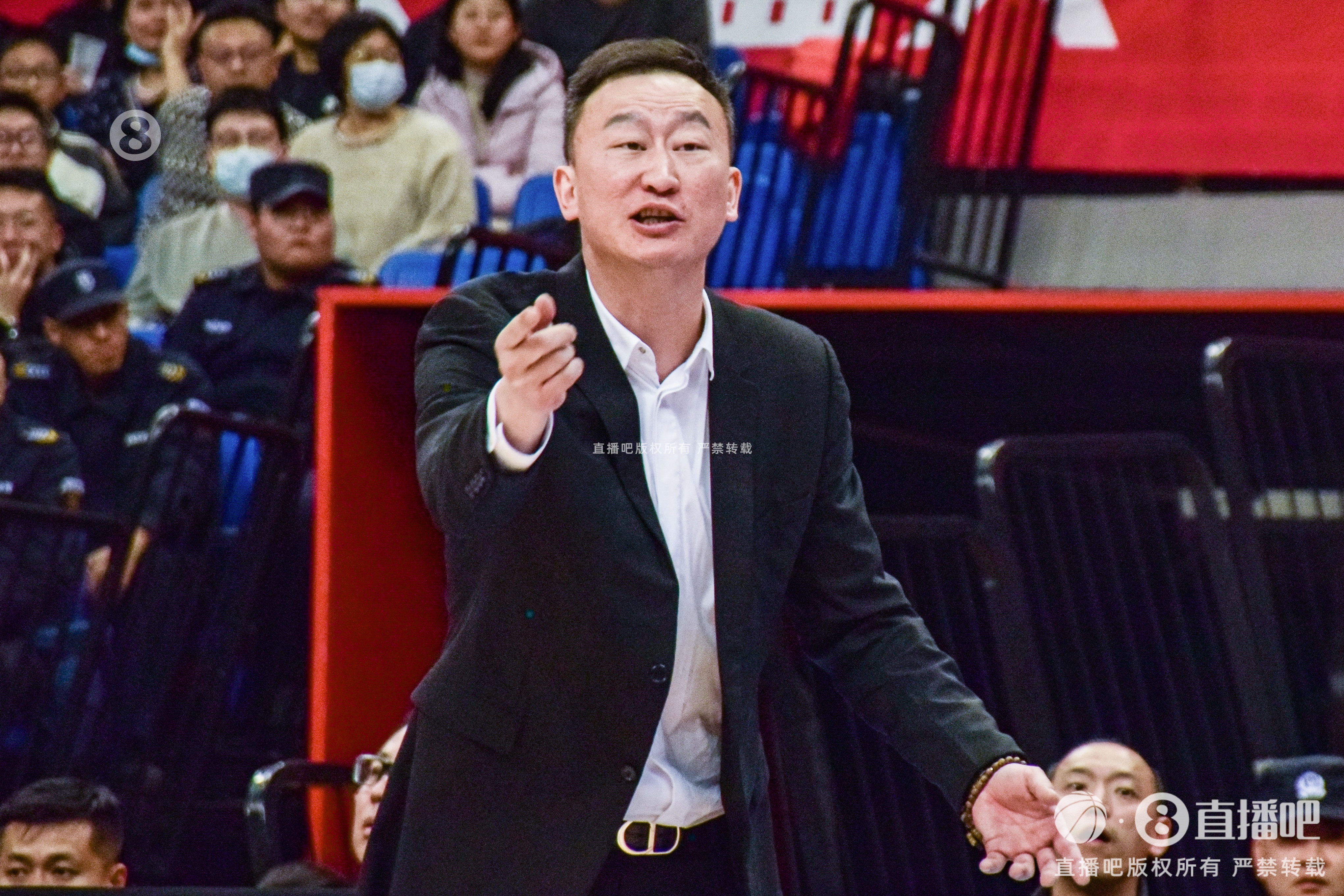 青岛男篮确立未来核心阵容：李俊贤与丛睿言接棒杨瀚森，双子星引领新篇章