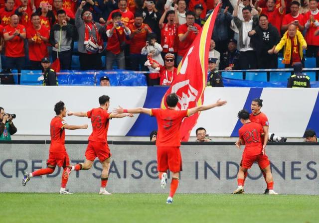 开云体育下载-【世预赛】拜合拉木破门张玉宁单刀 国足2比1胜印尼