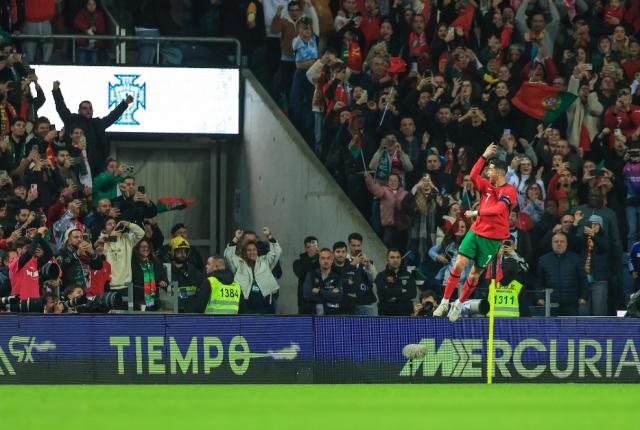 1731713818724096277.png 开云体育官网-C罗梅开二度 5比1狂胜波兰 葡萄牙小组第一出线!