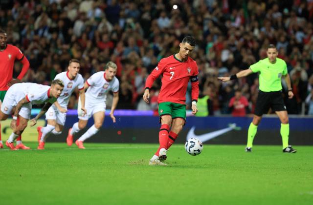 1731713884195019208.png 开云体育官网-C罗梅开二度 5比1狂胜波兰 葡萄牙小组第一出线!