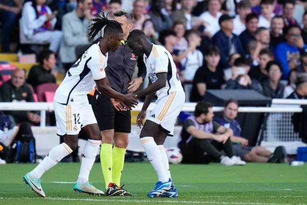 1698537145385099344.jpg kaiyun体育官网-【复盘】安帅布阵不如哈维,皇马赢在多一个贝林厄姆