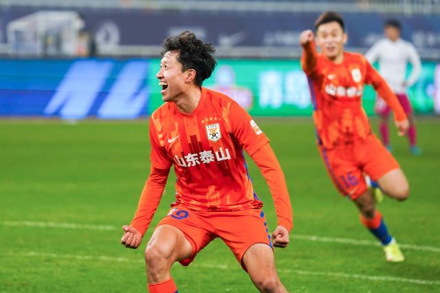 1673423344391032028.jpg kaiyun体育官网-【足协杯】宋龙莫伊塞斯建功 十人泰山2比0申花晋级