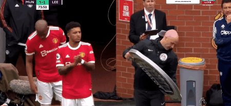 kaiyun-【英超】博格巴4助攻B费戴帽 曼联5比1大胜利兹联