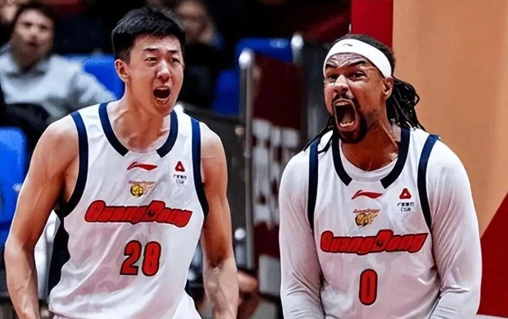 广东男篮一大问题明显，杜锋培养球员被质疑，徐杰伤病恢复一般