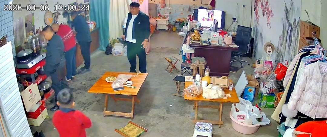 kaiyun体育官网-没出正月就理发,舅舅暴怒狠踹6岁外甥,妈妈给舅舅赔罪发红包!